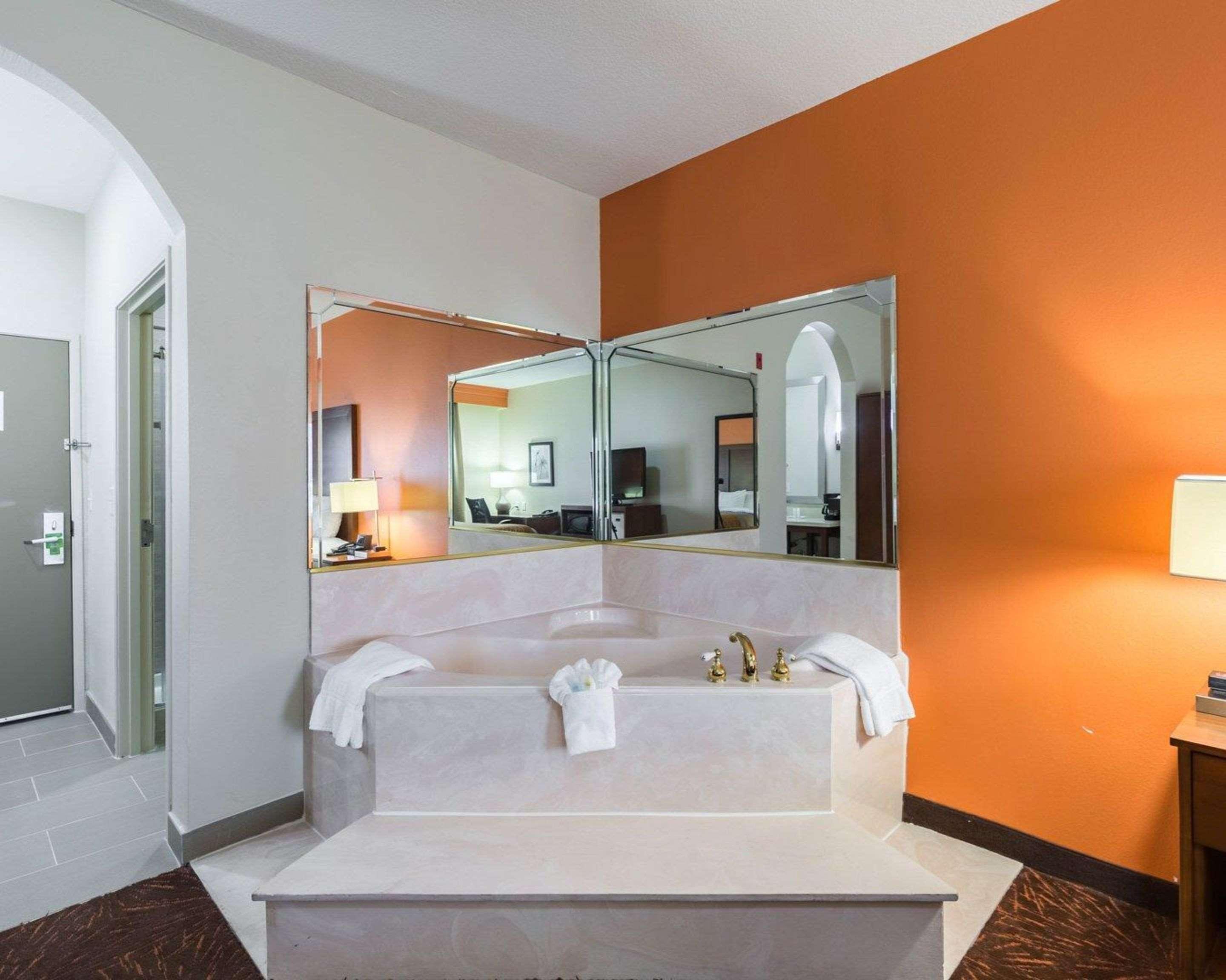 Econo Lodge Inn & Suites East Houston I-10 Ngoại thất bức ảnh
