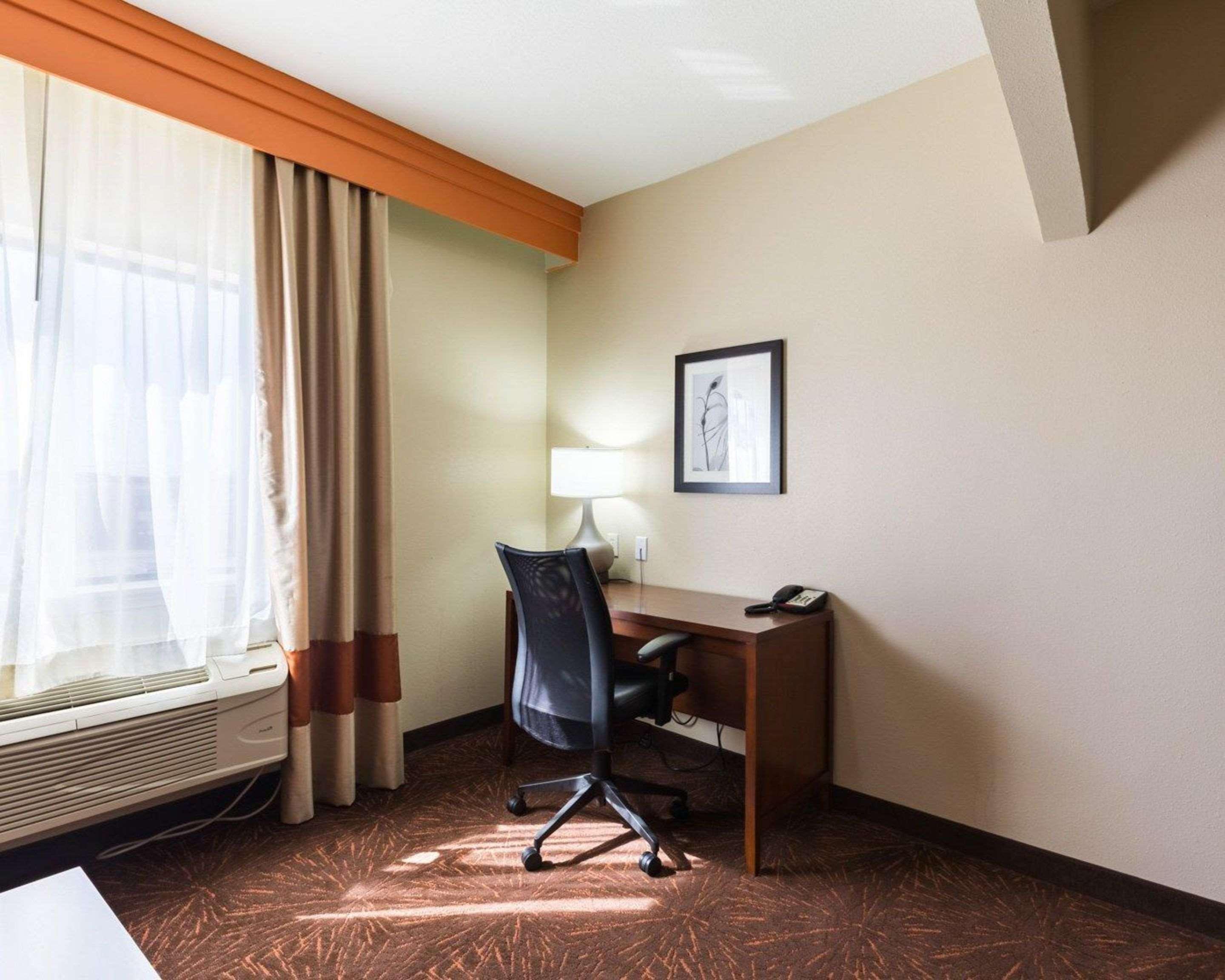 Econo Lodge Inn & Suites East Houston I-10 Ngoại thất bức ảnh