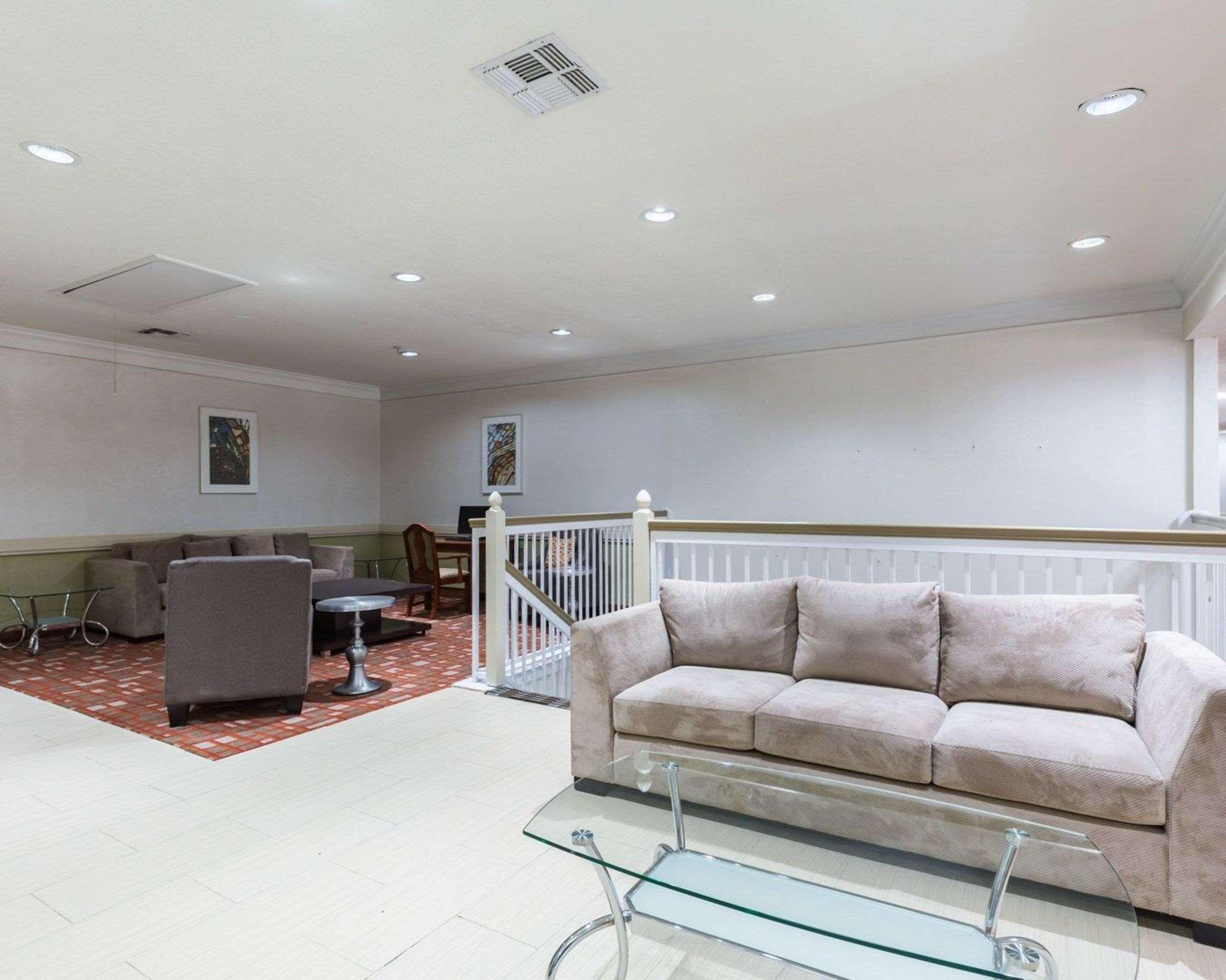 Econo Lodge Inn & Suites East Houston I-10 Ngoại thất bức ảnh