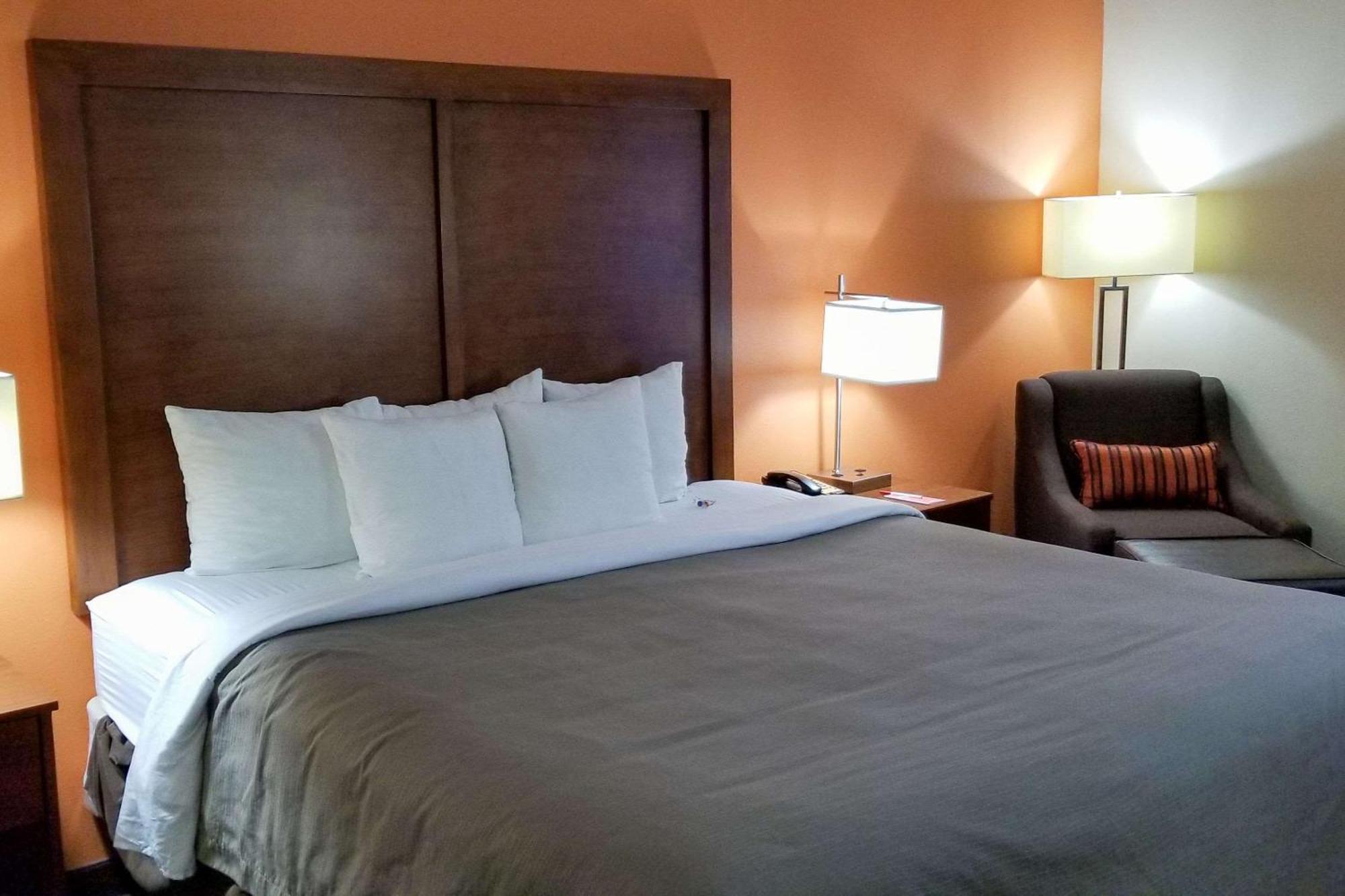 Econo Lodge Inn & Suites East Houston I-10 Ngoại thất bức ảnh